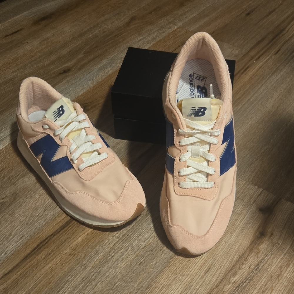 New Balance WOMENS 237 Pink and Navy Sneakers SIZE 11